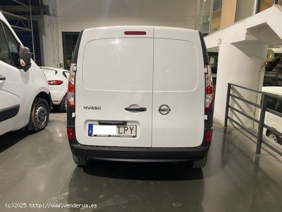 Nissan NV250 Furgón 1.5dCi Comfort L2H1 3pl. 95cv - GARANTIA FÁBRICA 06/2026 - Barcelona