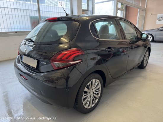 Peugeot 208 ALLURE 1.2L PureTech 60KW 82CV - Reus