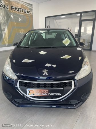 Peugeot 208 1.4 70CV de 2014 con 109.380 Km por 8.900 EUR. en Sevilla