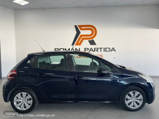 Peugeot 208 1.4 70CV de 2014 con 109.380 Km por 8.900 EUR. en Sevilla