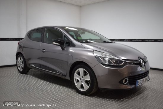 Renault Clio 0.9i Limited de 2016 con 52.000 Km por 10.900 EUR. en Valencia