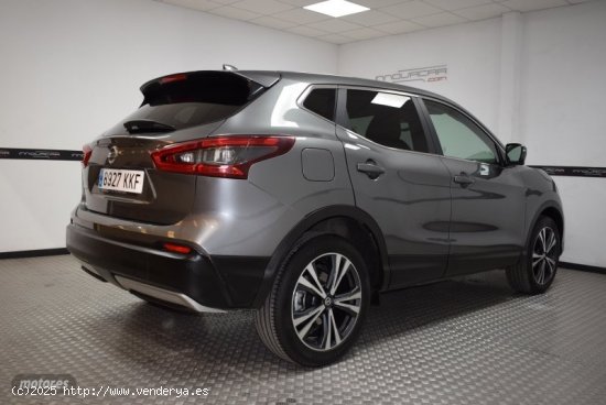 Nissan Qashqai 1.2i de 2018 con 79.000 Km por 17.500 EUR. en Valencia