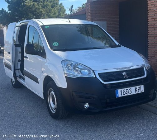  Peugeot Partner Confort blueHdi 75 M L1 de 2018 con 84.700 Km por 8.500 EUR. en Sevilla 