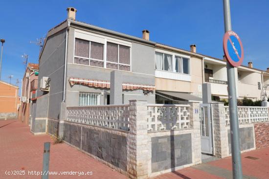  ADOSADO DE ESQUINA SUR JUNTO A LA PLAYA - ALICANTE 