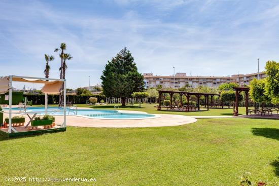 BUNGALOW PLANTA ALTA REFORMADO Y LISTO PARA ENTRAR A VIVIR - ALICANTE