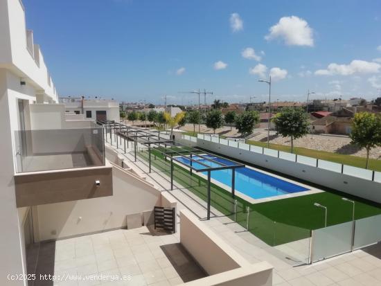 Bungalows en la playa de Las Higuericas - ALICANTE