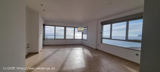 GRAN PISO A LA VENTA EN PRIMERA LINEA - ALICANTE