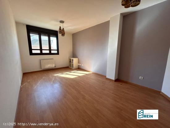 Piso de 64 m2 en venta en Avenida América en Magán (Toledo) - TOLEDO