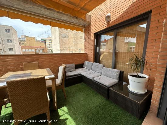 BONITO ATICO CERCA DE LUCEROS CON GRAN TERRAZA DE CASI 70 METROS!! - ALICANTE