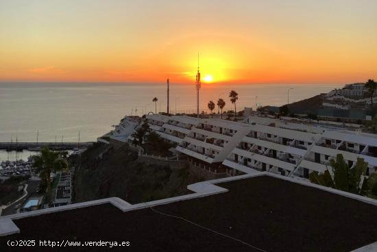 APARTAMENTO RENOVADO EN UN ESTILO MODERNO CON TERRAZA GRANDE Y VISTAS AL MAR. COMPLEJO MALIBU - LAS 