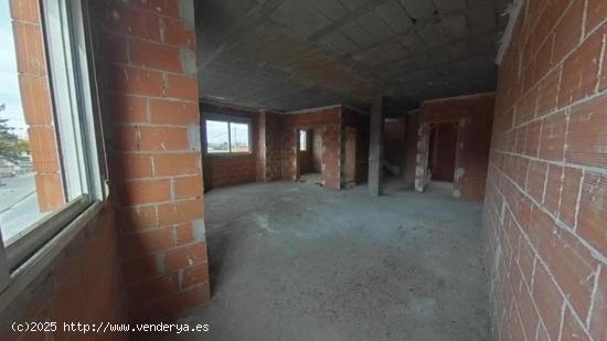 SE VENDE CASA CON LOCAL COMERCIAL - MURCIA