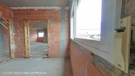 SE VENDE CASA CON LOCAL COMERCIAL - MURCIA