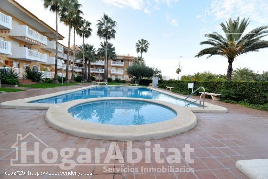 ¡PRIMERA LÍNEA DE PLAYA! ACOGEDOR Y LUMINOSO EN RESIDENCIAL CON PISCINA Y GARAJE - VALENCIA