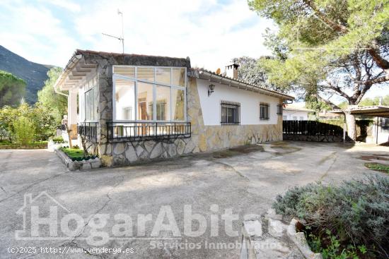 ESPECTACULAR CHALET DE LUJO CON GARAJE, TERRAZA Y PISCINA CLIMATIZADA - VALENCIA