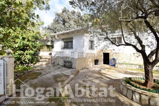 ESPECTACULAR CHALET DE LUJO CON GARAJE, TERRAZA Y PISCINA CLIMATIZADA - VALENCIA