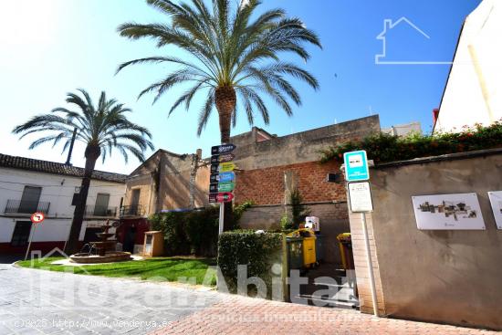 ¡EXCELENTE UBICACIÓN! CASA PARA REFORMAR CON TERRAZA Y BARBACOA - VALENCIA