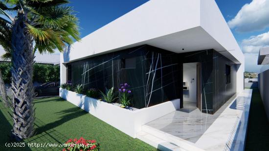 VILLAS DE OBRA NUEVA EN ALGORFA GOLF RESORT - ALICANTE