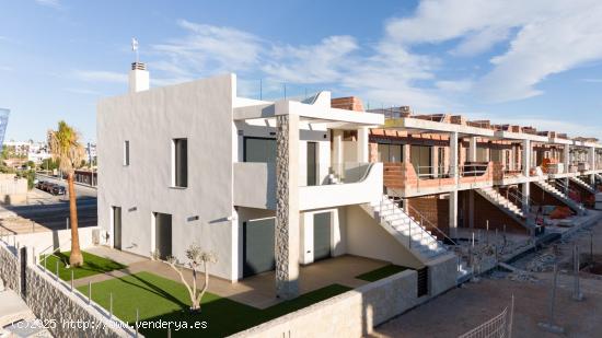 Bungalows de obra nueva en Pilar de la Horadada - ALICANTE