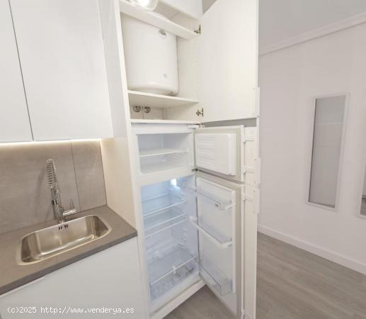 Apartamento con dos dormitorios en el centro de Torrevieja - ALICANTE