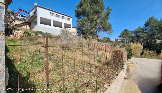 Parcela de 530 m² en Corbera de Llobregat (Urb. Creu Sussalba) - BARCELONA