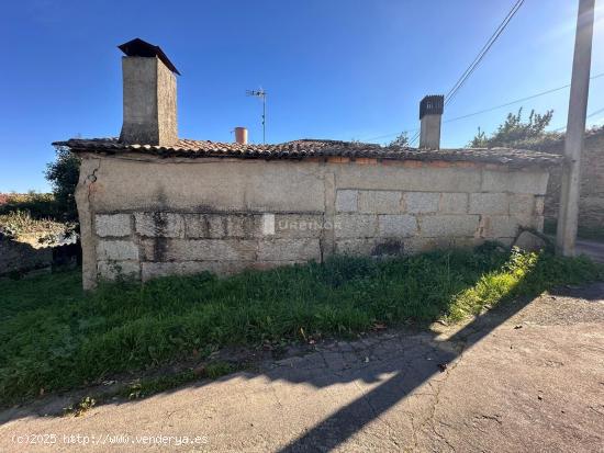 Casa con patio, cerca de Ourense. Muy económica. TOEN. - ORENSE