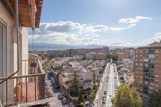  Ático de 141 m2, garaje y trastero en Alminares con grandes vistas panorámicas. Piscina comunitari 