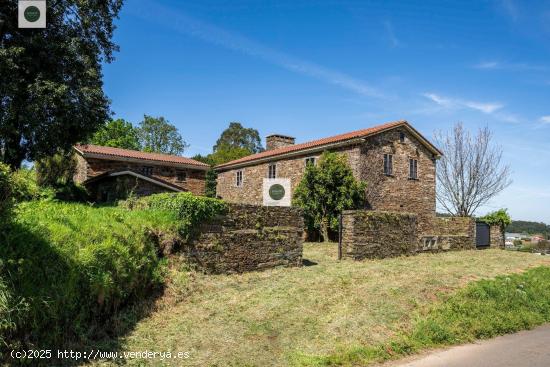 Espectacular casa Rectoral con gran parcela, varios anexos y hórreo - A CORUÑA