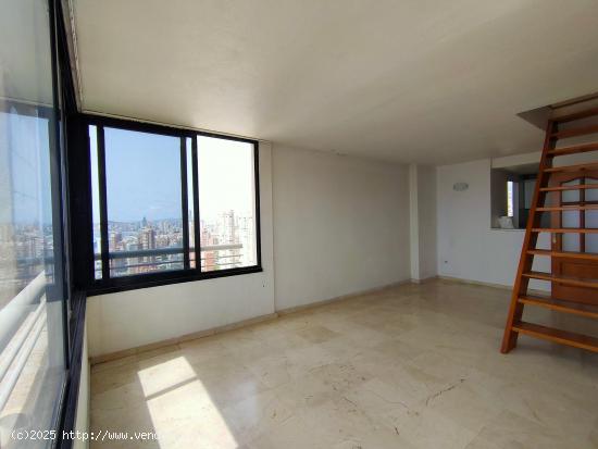 SE VENDE ATICO EN BENIDORM CON VISTAS IMPRESIONANTES - ALICANTE