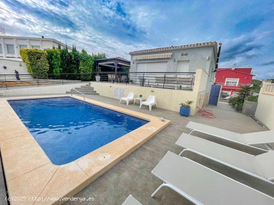 Excelente villa con piscina privada en La Nucía - ALICANTE