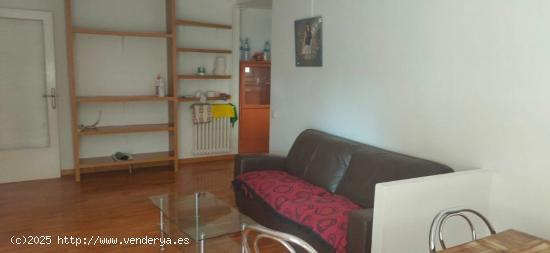 PISO AMUEBLADO EN VENTA - BARCELONA