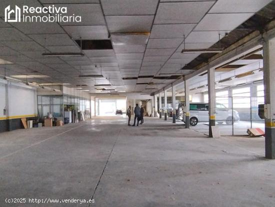 Local en dos plantas, céntrico, de 2.150 m2 - A CORUÑA