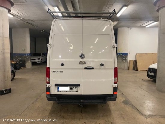 Volkswagen Crafter 35 Furgon BL TA L3H3 2.0TDI 103kW140CV - GARANTIA FÁBRICA 12/2025 - Barcelona