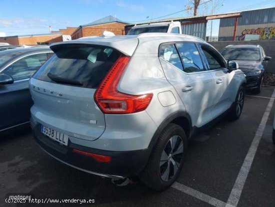 Volvo XC40 TODOTERRENO 1.5 T5 RECHARGE MOMENTUM AUTOMATICO 262CV 5P de 2020 con 71.435 Km por 26.900