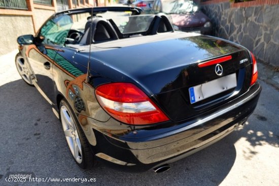 Mercedes Clase SLK 200K AMG PIEL. BIXENON NAVI. DVD FULLL de 2007 con 197.000 Km por 12.700 EUR. en 