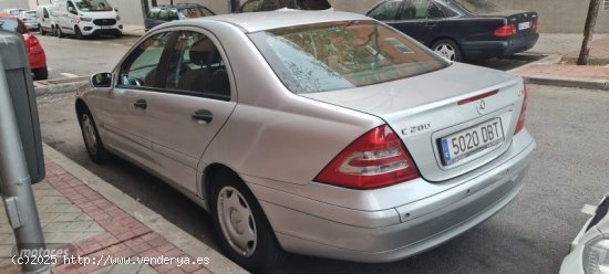 Mercedes 200 CDI de 2003 con 111.673 Km por 5.500 EUR. en Madrid