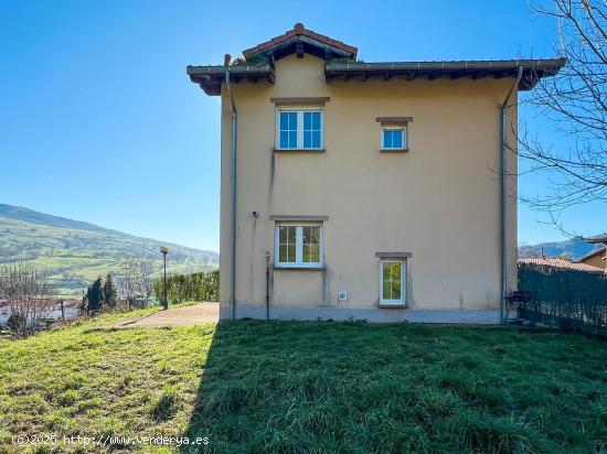 Chalet Independiente en Soto-Iruz, Santiurde de Toranzo: Tu Rincón de Paz - CANTABRIA