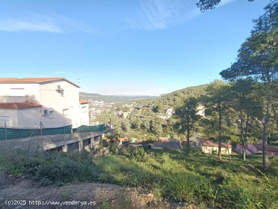 Terreno con grandes vistas en Les Califòrnies - BARCELONA