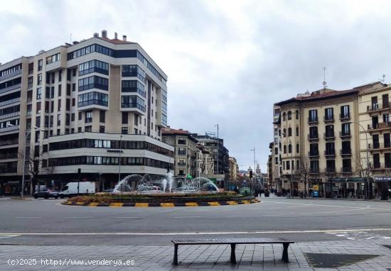  Se alquila plaza de aparcamiento en Ensanche - NAVARRA 