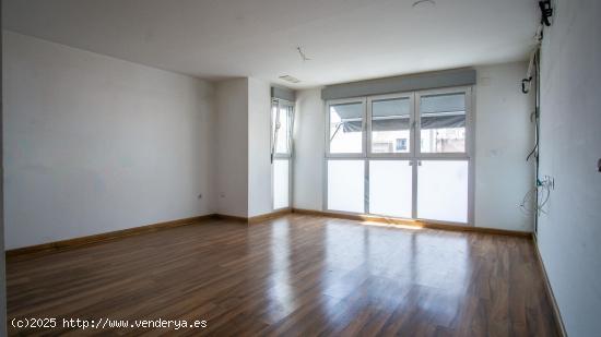  Piso céntrico zona Plaza Castelar de Elda, con garaje incluído. - ALICANTE 