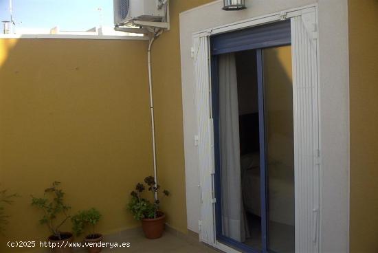 GRAN ÁTICO DE 3 DORMITORIOS A 600 METROS DEL MAR - ZONA TORREVIEJA - - ALICANTE