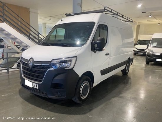 Renault Master Furgon T L2H2 3500 Bl dCi 99kW 135CV - GARANTIA FÁBRICA 08/2025 - Barcelona