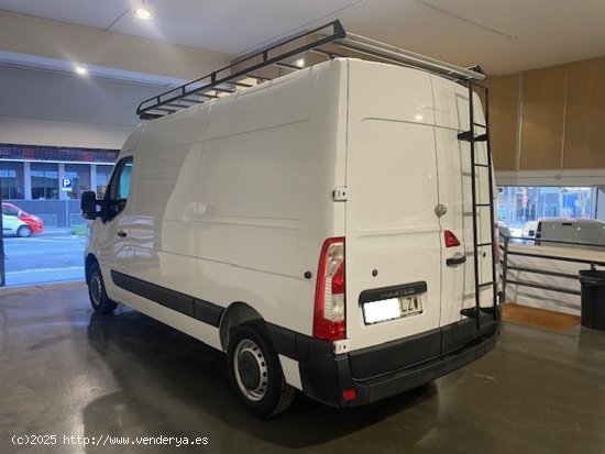 Renault Master Furgon T L2H2 3500 Bl dCi 99kW 135CV - GARANTIA FÁBRICA 08/2025 - Barcelona