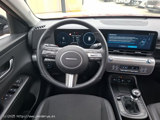 Hyundai Kona Nuevo  1.0 T-GDi 88 kW (120 CV) MT6 2WD Blackline - 