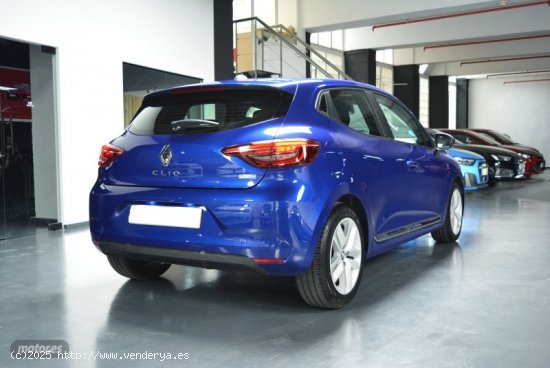 Renault Clio Evolution E-Tech full hybrid 145 (103kw) de 2021 con 71.000 Km por 15.400 EUR. en Madri