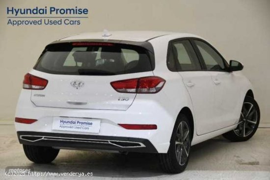 Hyundai i30 1.5 DPI Klass SLX 110 de 2024 con 12.970 Km por 19.500 EUR. en Barcelona