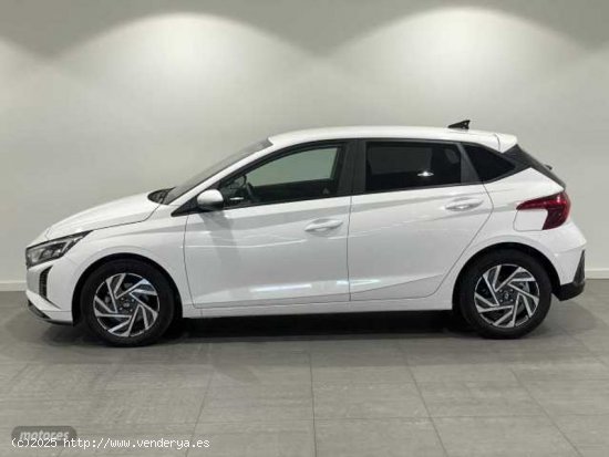 Hyundai i20 1.0 TGDI Klass 100 de 2024 con 6.600 Km por 17.900 EUR. en Barcelona