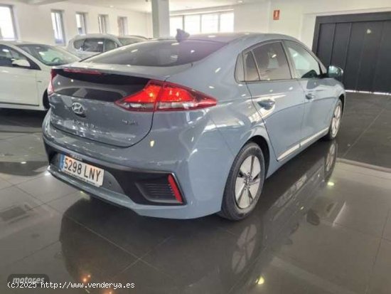 Hyundai Ioniq 1.6 GDI HEV Klass DCT de 2021 con 66.568 Km por 19.500 EUR. en Madrid