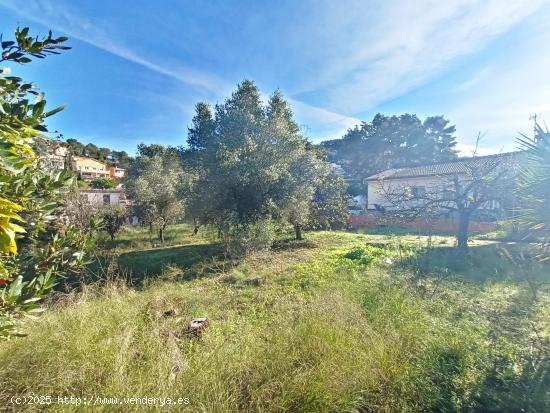 ¡Terreno llano,  vallado y soleado en Les Califòrnies! - BARCELONA