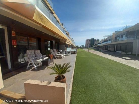 Encantador Apartamento en Planta Baja con Gran Terraza, a Pocos Pasos de la Playa - ALICANTE