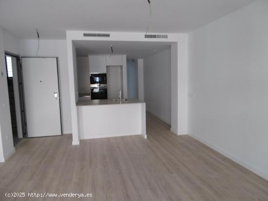 PISO NUEVO DE DOS HABITACIONES CON GARAJE Y TRASTERO - CASTELLON